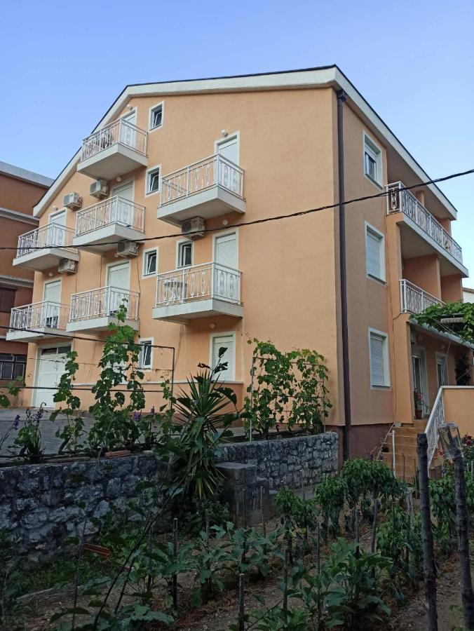 Parapid Apartman *